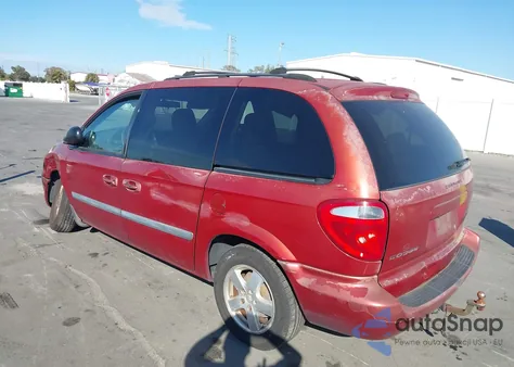 2007 Dodge Caravan Sxt z USA, uszkodzony, nr VIN 1D4GP45RX7B175723